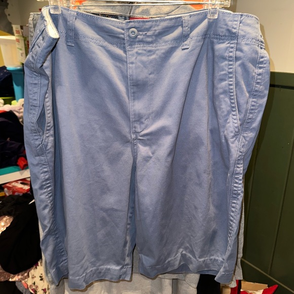 Men’s broken in shorts size 40T - Picture 1 of 3